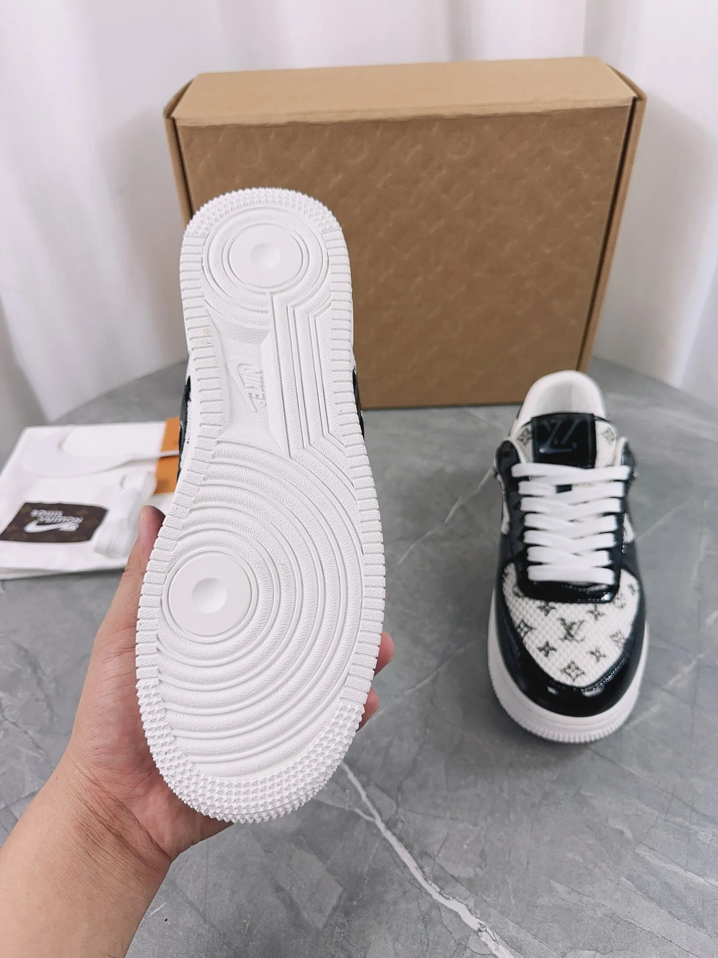 👟👟Ex-factory price 620👟👟 🌈LV | Louis Vuitton ²⁰²³ 𝐬𝐬 🧡💚2024 spring and summer new style top version‼ ️The original version is the same. The counter specializes in the latest mesh shoes and new hard goods🆕 ❥Purchase level! Full of high-end feel! A popular model among bloggers at home and abroad, it’s retro and fashionable and looks amazing on your feet! Mainly recommended models on the official website★ ━━━━━ ЅᏇєєt ━━━━━ ▪️Upper: original customized cowhide fabric ▪️Inner: cow lining ▪️Outsole: high-end rubber outsole ▪️Shoe size: 35-47 (46-47 customization is not returnable)
